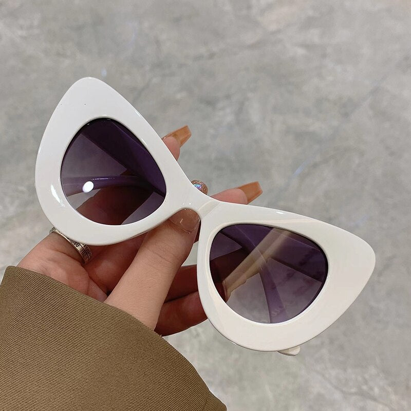 New Design Butterfly Shape Cat Eye Sunglasses Colorful Trendy Fashion Female Eyewear Vintage Personalized Shades for Ladies