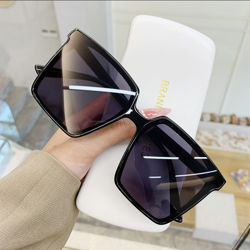New Vintage Square Oversized Sunglasses Women Men Brand Designer Transparent Gradient Sun Glasses Big Frame Eyewear UV400