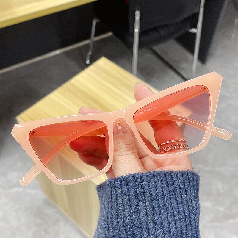 Fashion Retro Cat Eye Sunglasses Green Yellow Shades Eyewear for Women/Men Gradient Glasses