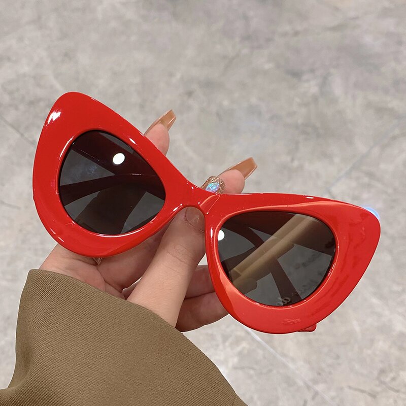New Design Butterfly Shape Cat Eye Sunglasses Colorful Trendy Fashion Female Eyewear Vintage Personalized Shades for Ladies
