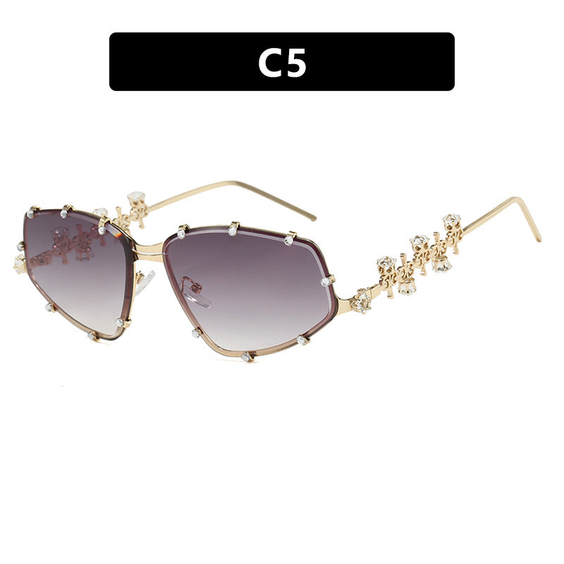 Diamond studded eyeglass frame, fashionable with diamond shaped flat mirror, internet famous street photography, large frame eyeglass frame