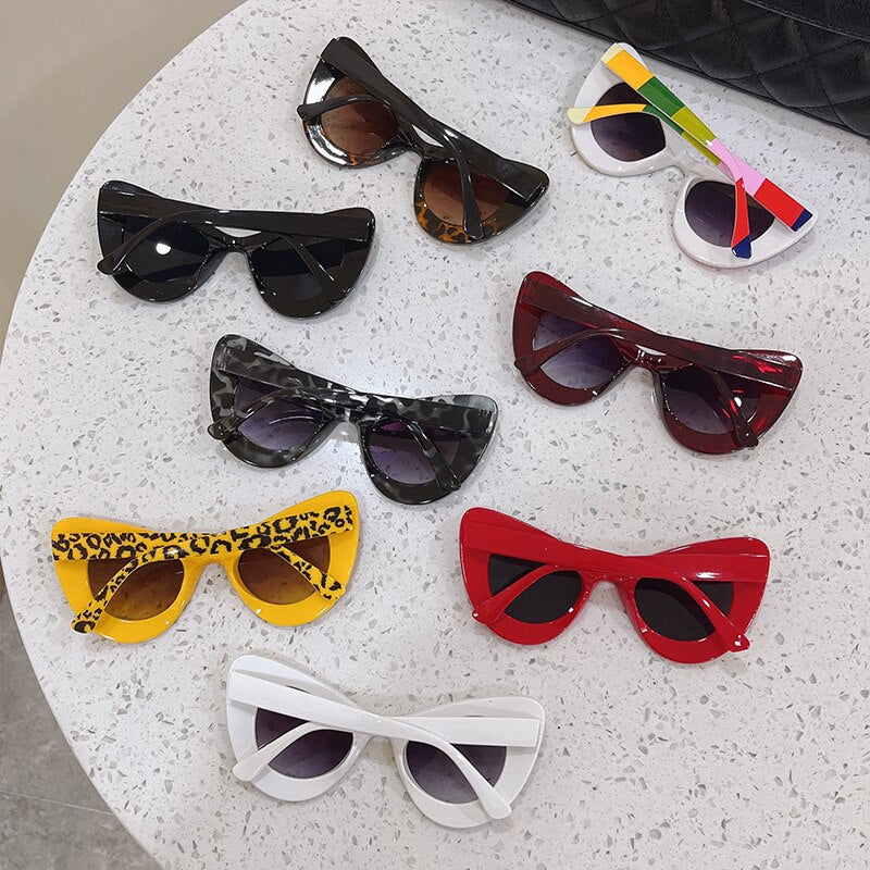 New Design Butterfly Shape Cat Eye Sunglasses Colorful Trendy Fashion Female Eyewear Vintage Personalized Shades for Ladies