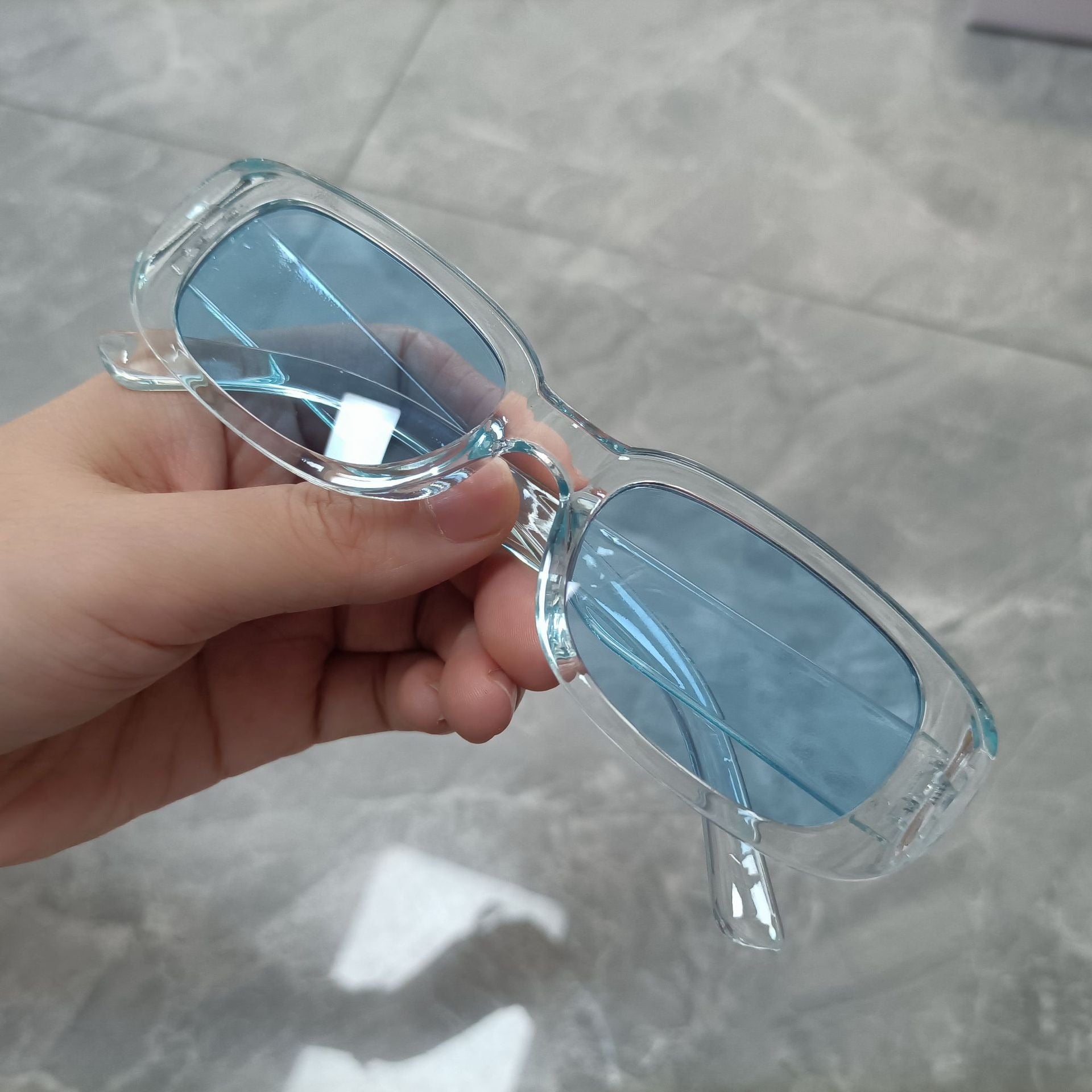 Fashionable women's sunglasses with small boxes, personalized men's sunglasses, sun protection and UV protection glasses